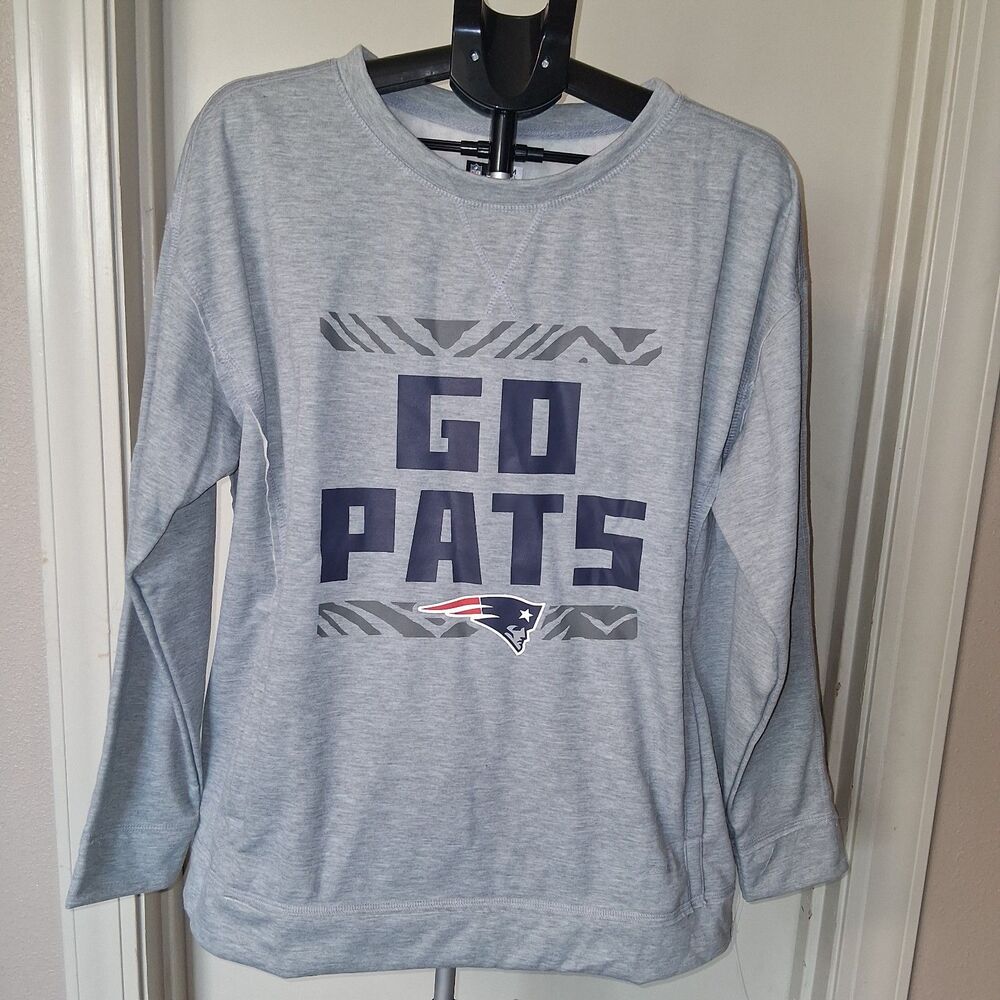 Zubaz Women's New England Patriots NFL Team Apparel Crewneck Sweatshirt XL